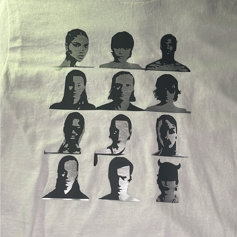 LIVE RARE FACES : Graphic T Shirt